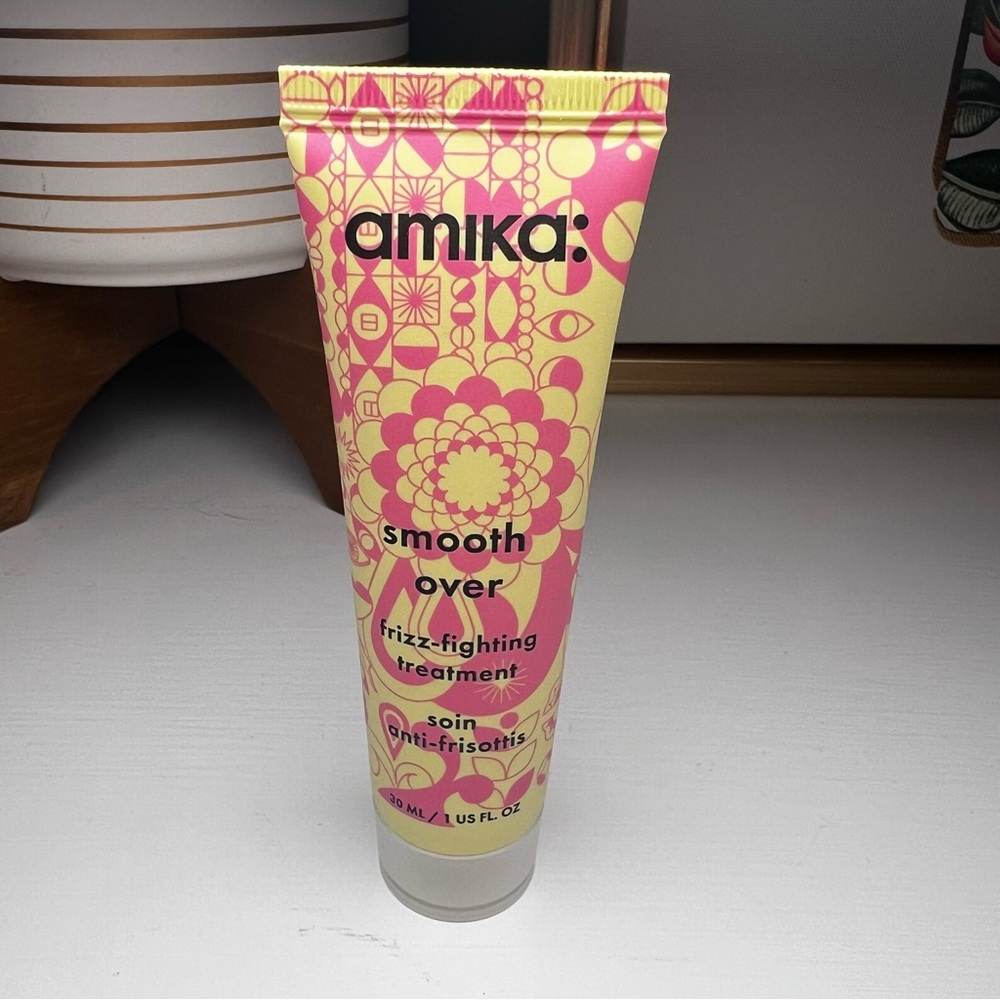 Amika Smooth Over Frizz-Fighting Hair Treatment Mask